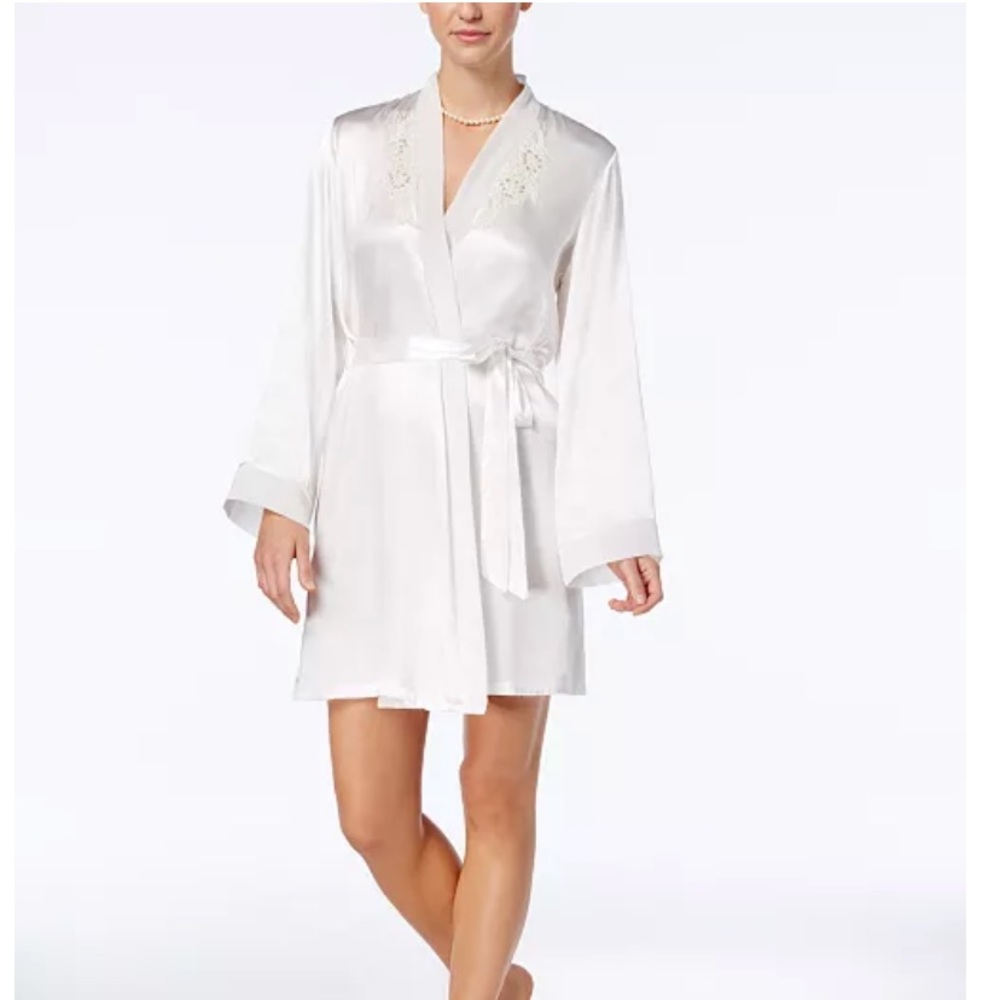 Bridal robe - Picture 7 of 8